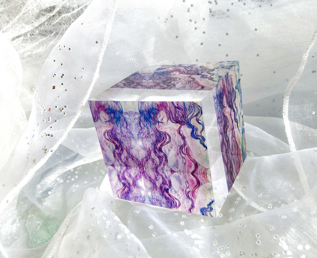 アクリルキューブ「逆子Ⅱ」より