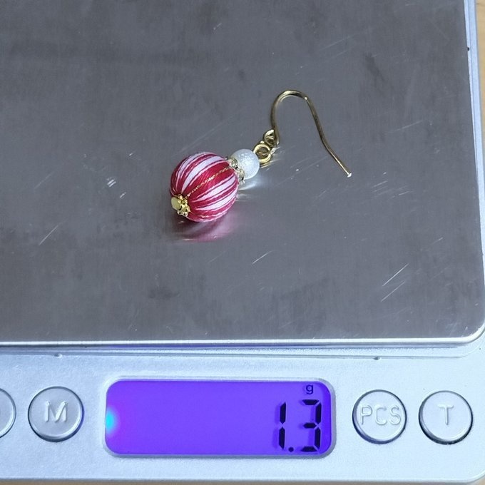 推し色巻き玉ピアス 推し活・推しごと・推しカラー 軽い素材 軽いピアス