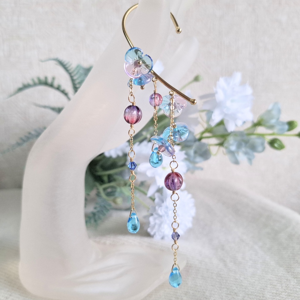イヤーフック 春~夢の中~ガラスの花 前撮りやイベント、お出掛けに。一点物アクセサリー