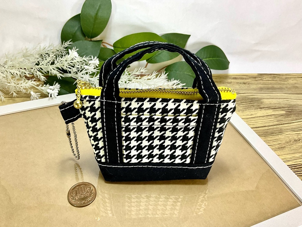 P4モチーフトートバック風ミニファスナーポーチ