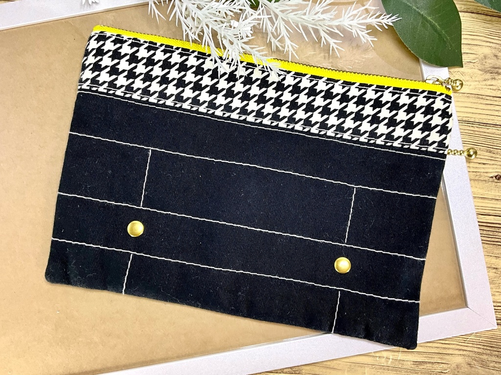 P4モチーフダブルファスナーポーチ