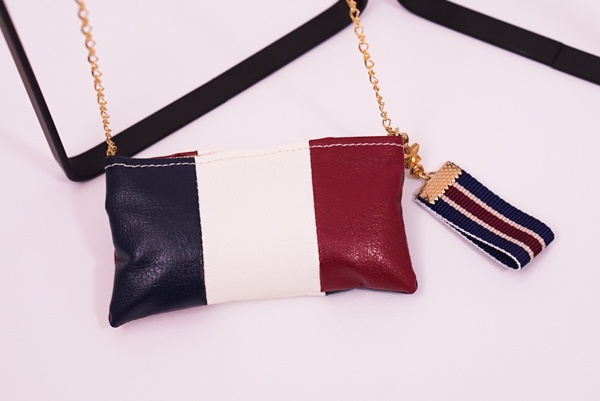 トリコロールチェーンバッグ