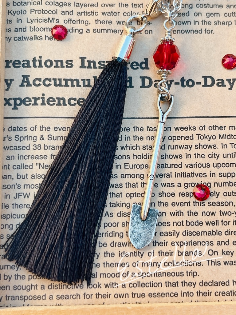 【86】シャベルのネックレス【BOOTHあんしんパック発送】