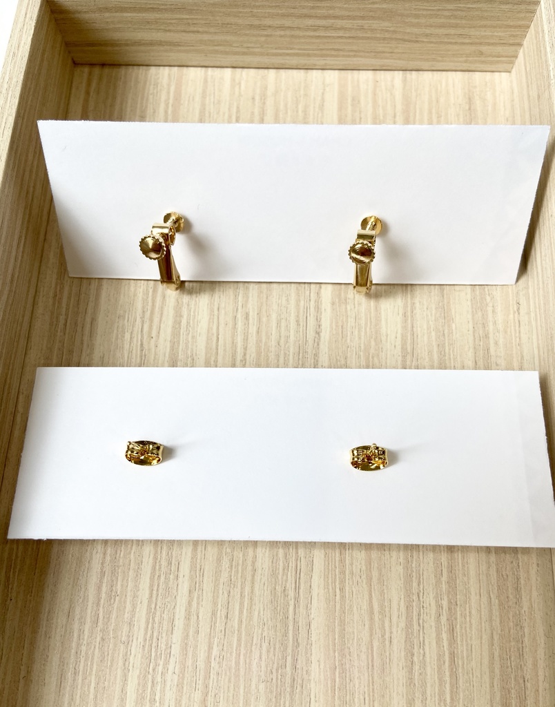 beans-豆- ビーズ刺繍 ピアス/イヤリング 藤色と水色