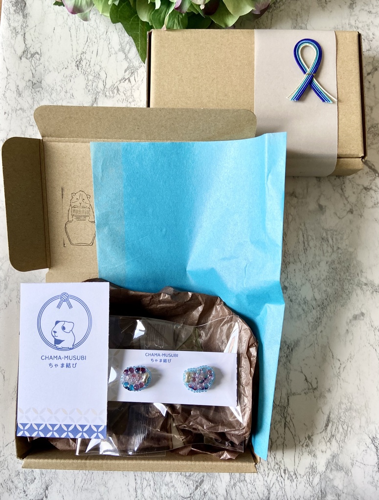 beans-豆- ビーズ刺繍 ピアス/イヤリング 藤色と水色