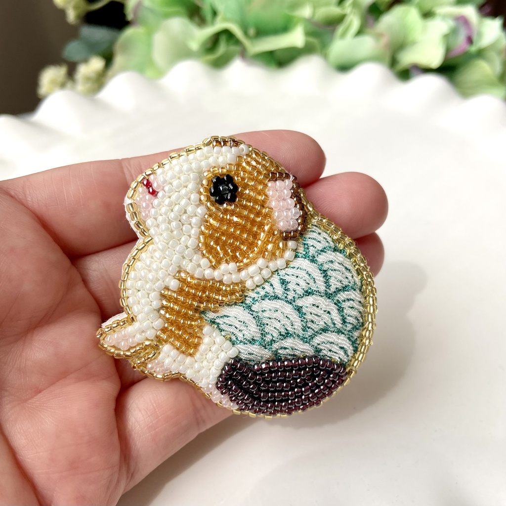 和風 モルモット ビーズ刺繍ブローチ