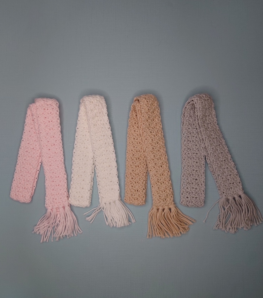 コットンのふんわりマフラー