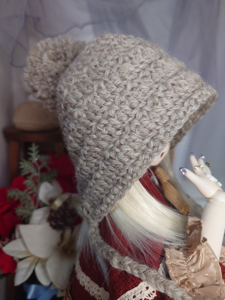 大人カラーなニット帽子