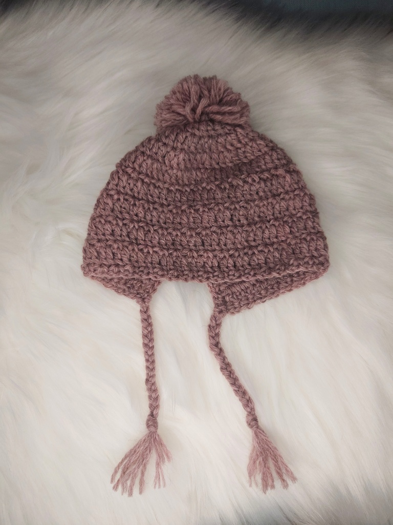 大人カラーなニット帽子