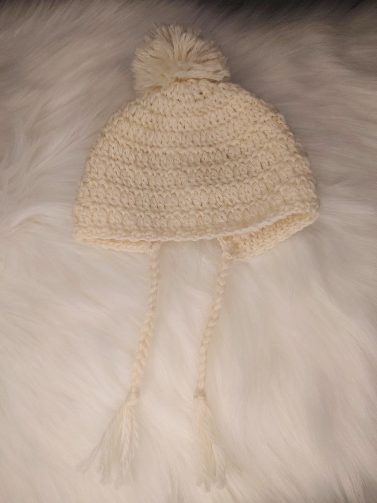 大人カラーなニット帽子