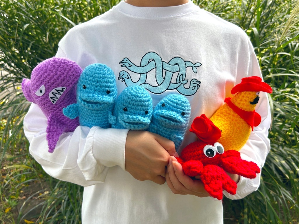 ロング・スリー・グッド・ドルフィンズ・ロングスリーブTシャツ