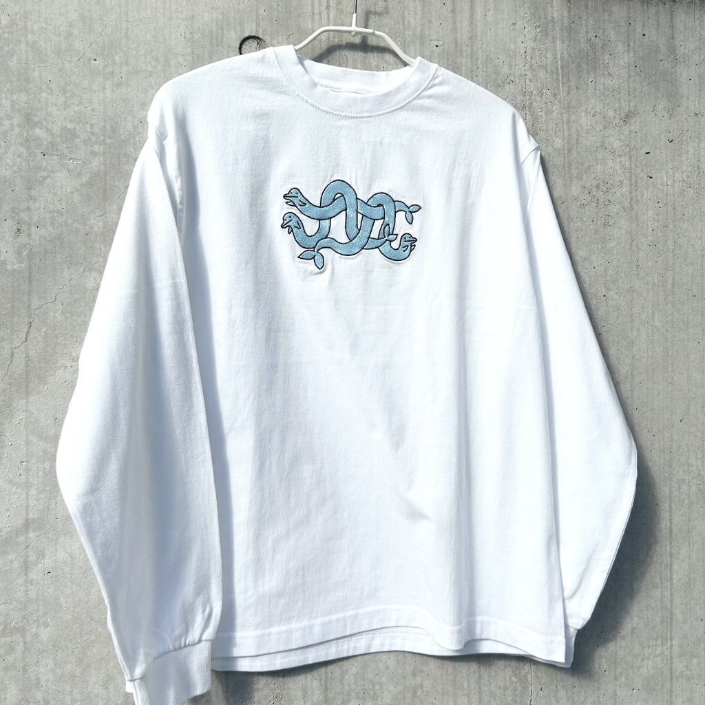 ロング・スリー・グッド・ドルフィンズ・ロングスリーブTシャツ