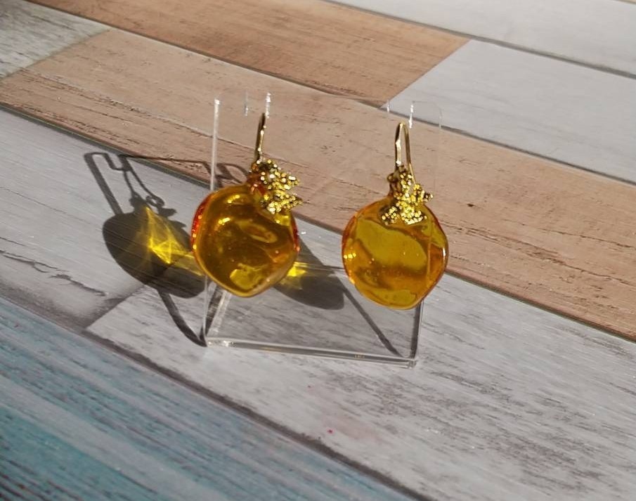 ベッコウ飴ピアス