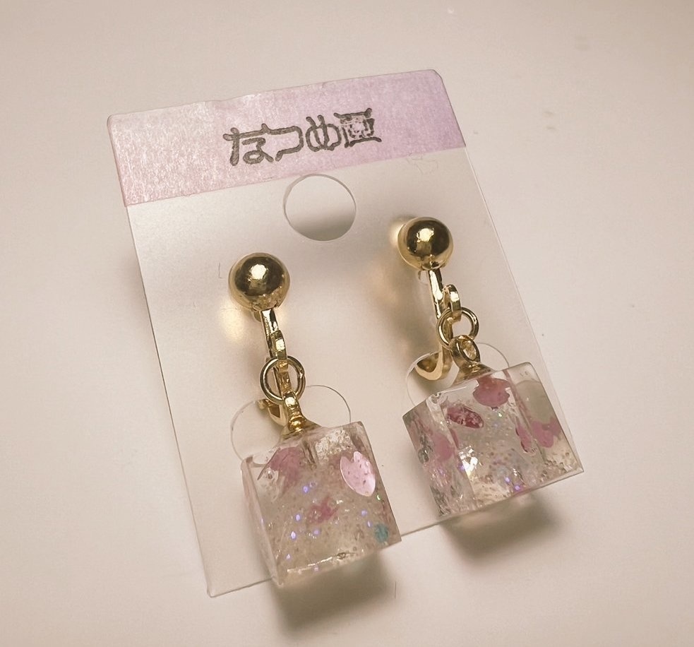 【ｲﾔﾘﾝｸﾞ】桜の花びら　　　(ﾋﾟｱｽ変更可能)