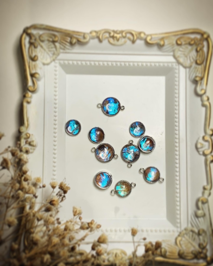 モルフォ蝶の銀ピアス