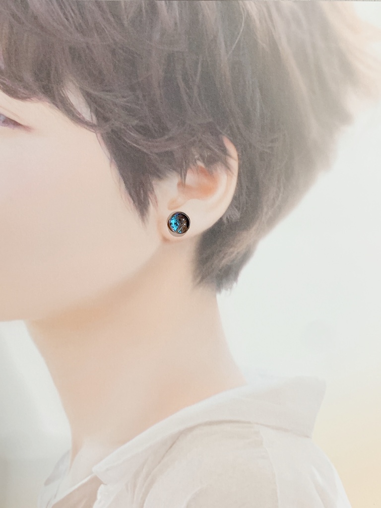 モルフォ蝶の銀ピアス