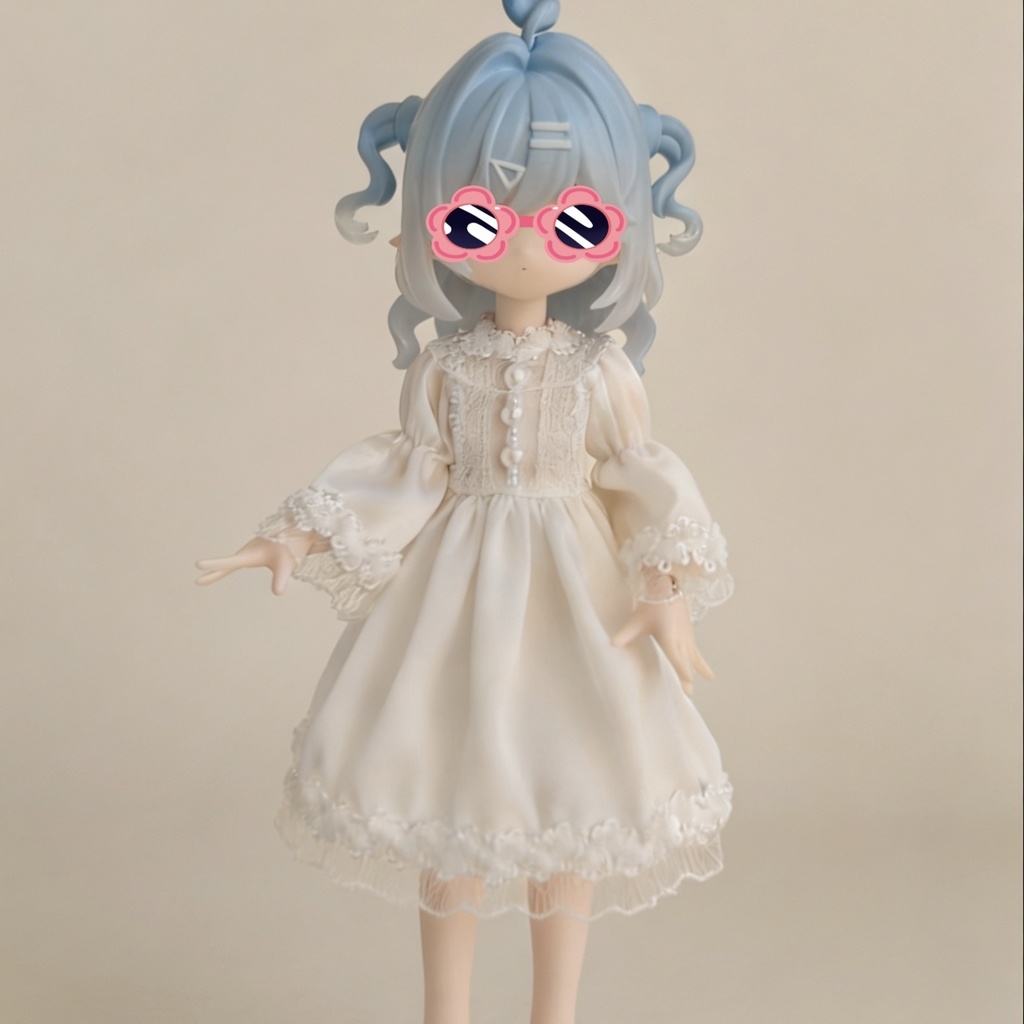 白のレースのワンピ 1/12ドールの共有サイズ