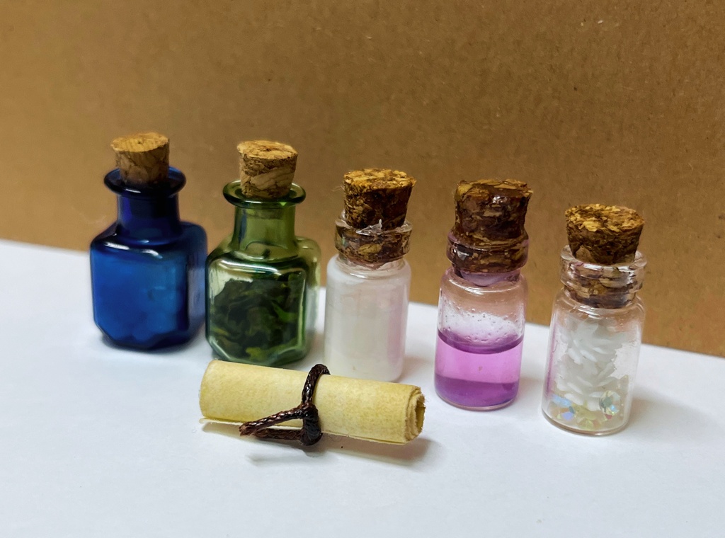 【お試し価格】ドール用小物🍂小瓶と巻物