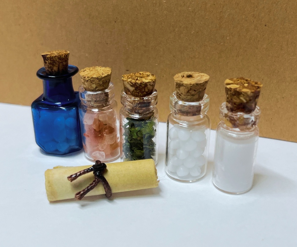 【お試し価格】ドール用小物🍂小瓶と巻物