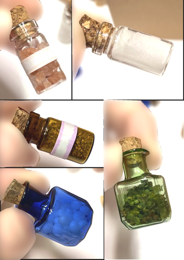 ドール用小物　小瓶と巻物