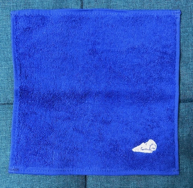 スナメリ頭蓋骨　ワンポイント刺繡ハンカチタオル