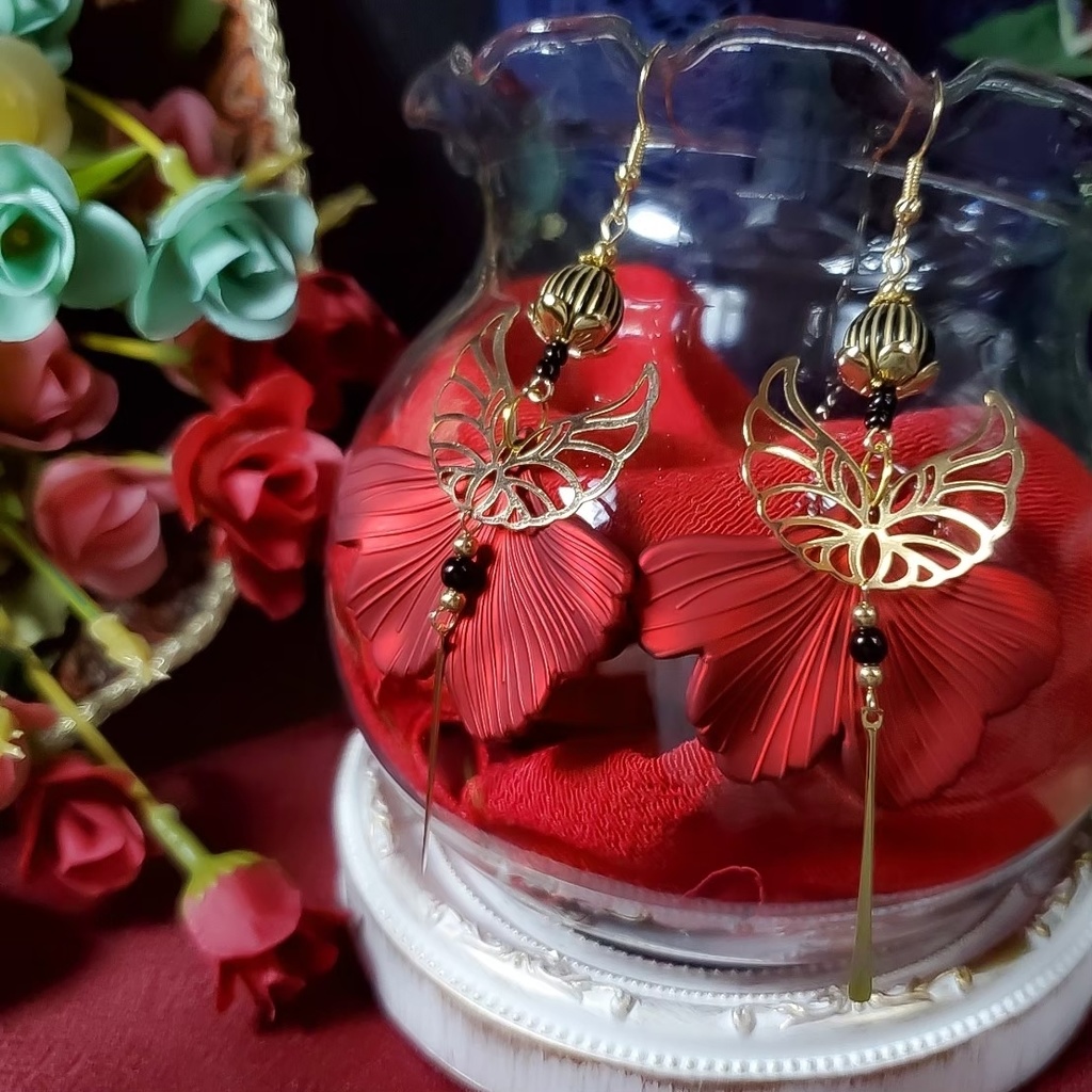 和風 金魚の尾鰭耳飾り 赤 緑 黒 ピアス イヤリング Raichisora Booth