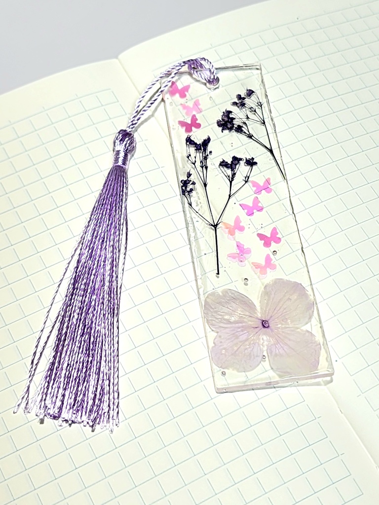 蝶と花の栞型レジン