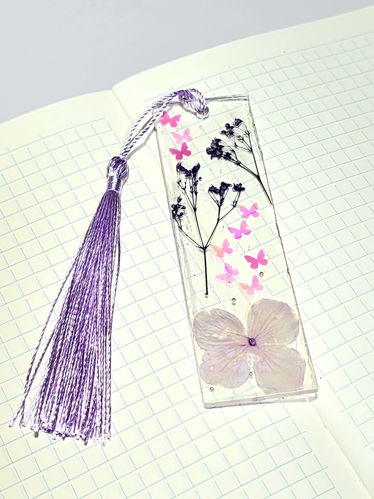 蝶と花の栞型レジン