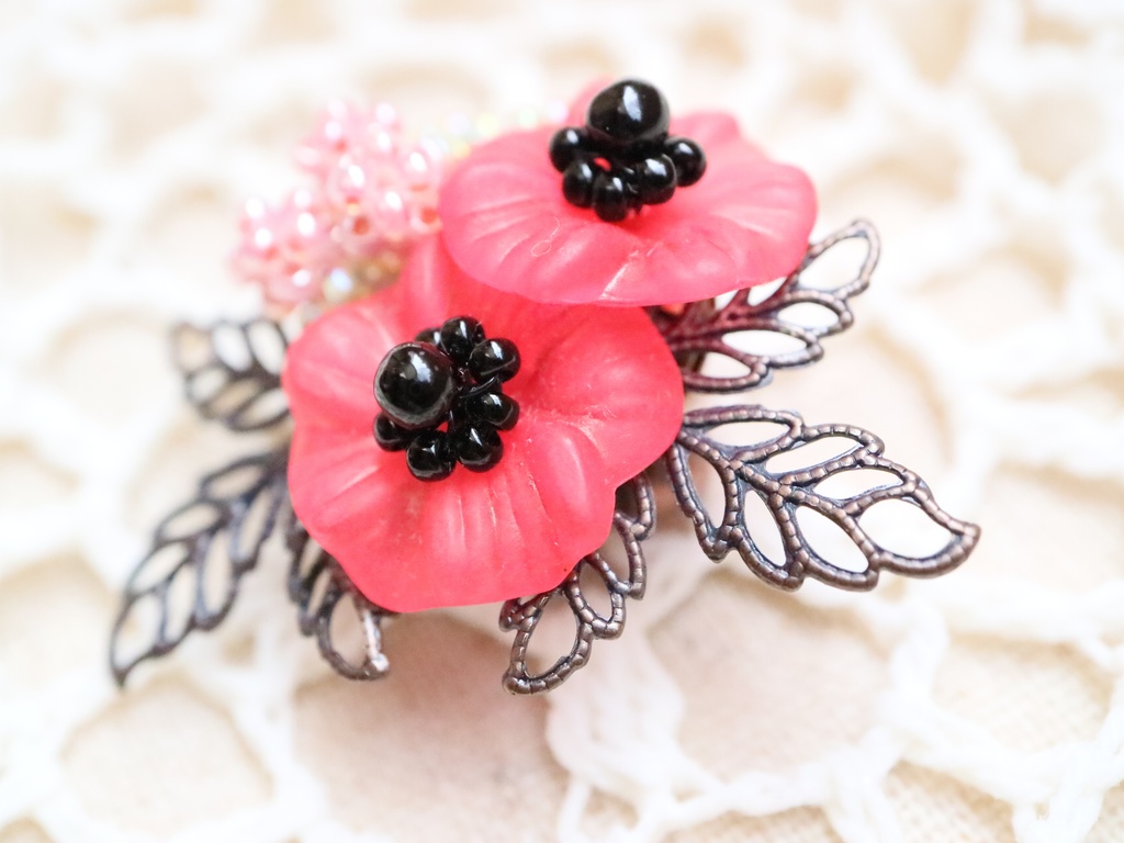 アネモネのブローチ(レッド)
