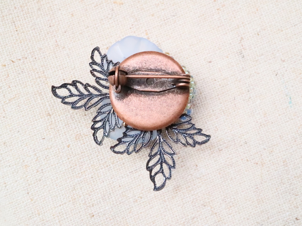 アネモネのブローチ(ブルー)