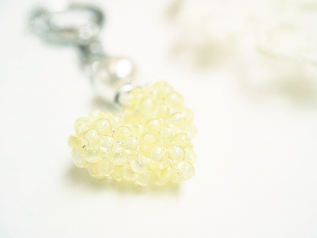 キラキラハートのキーホルダー(クリームイエロー)