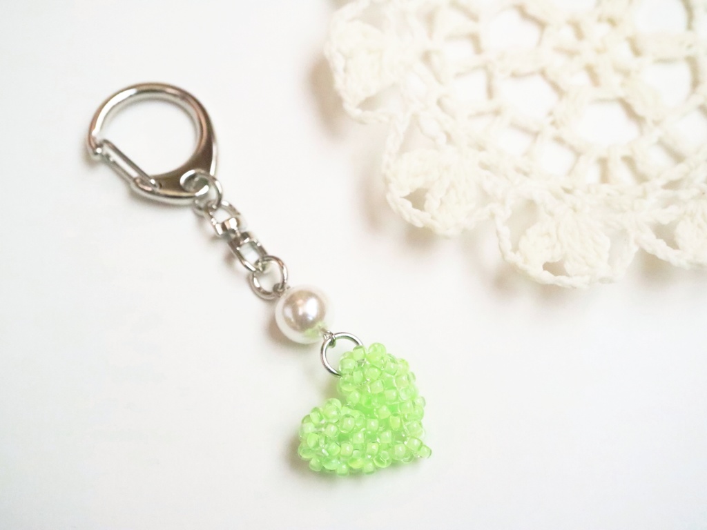 キラキラハートのキーホルダー(ライトグリーン)
