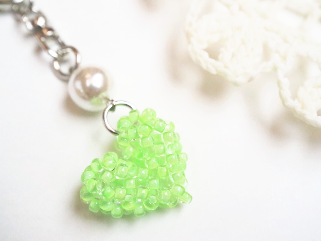キラキラハートのキーホルダー(ライトグリーン)