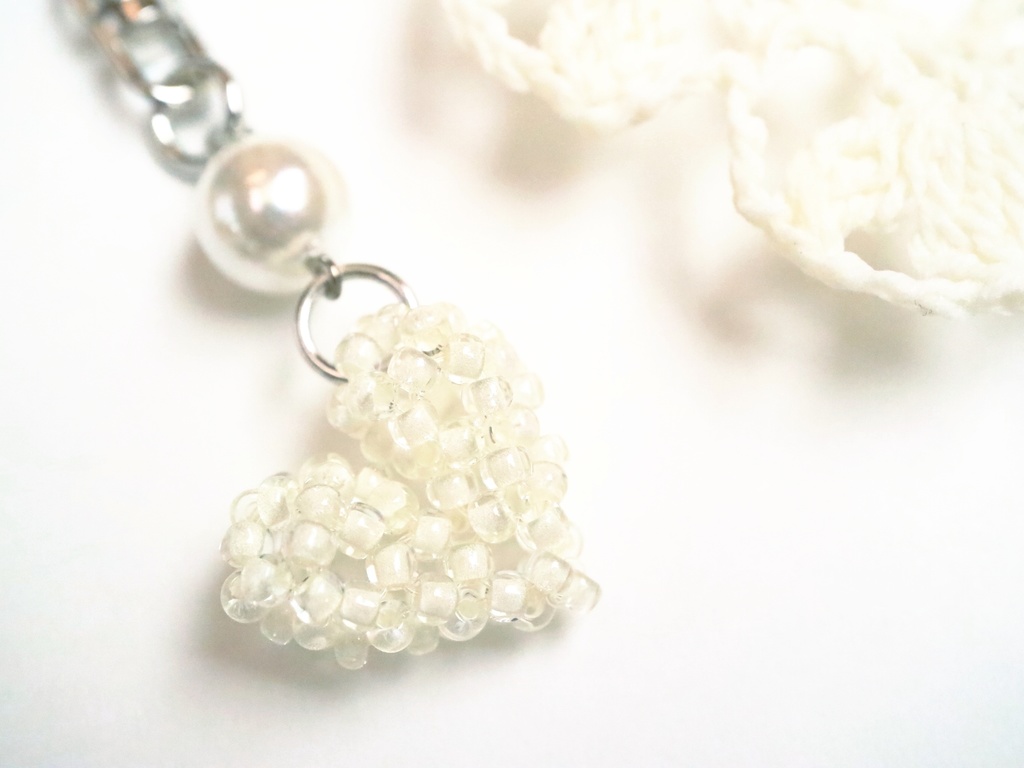 キラキラハートのキーホルダー(ホワイト)