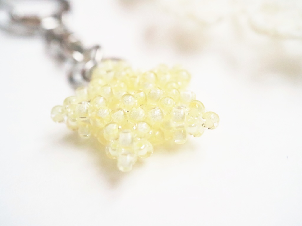 キラキラ星のキーホルダー(クリームイエロー)