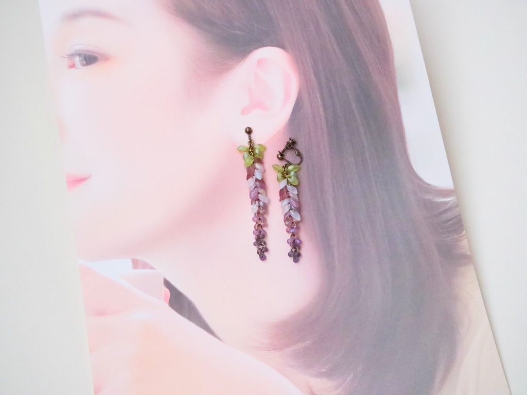 藤の花のイヤリング