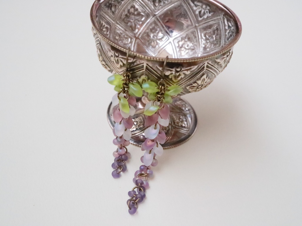 藤の花のイヤリング