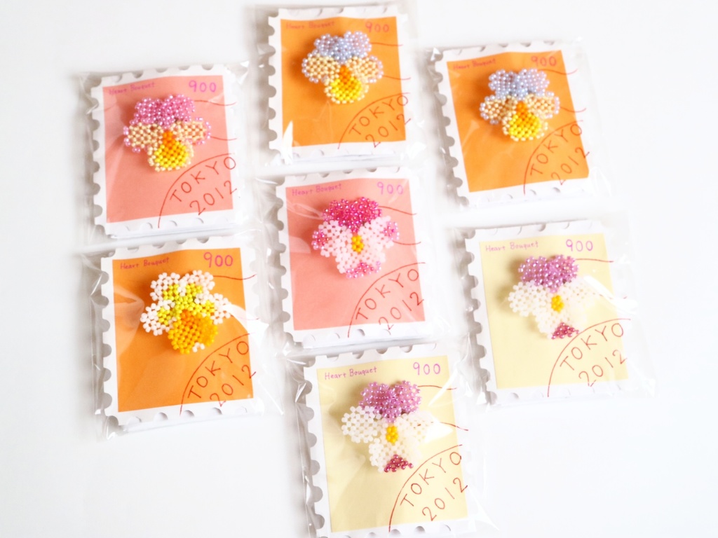 1輪売りパンジーのブローチ(C)