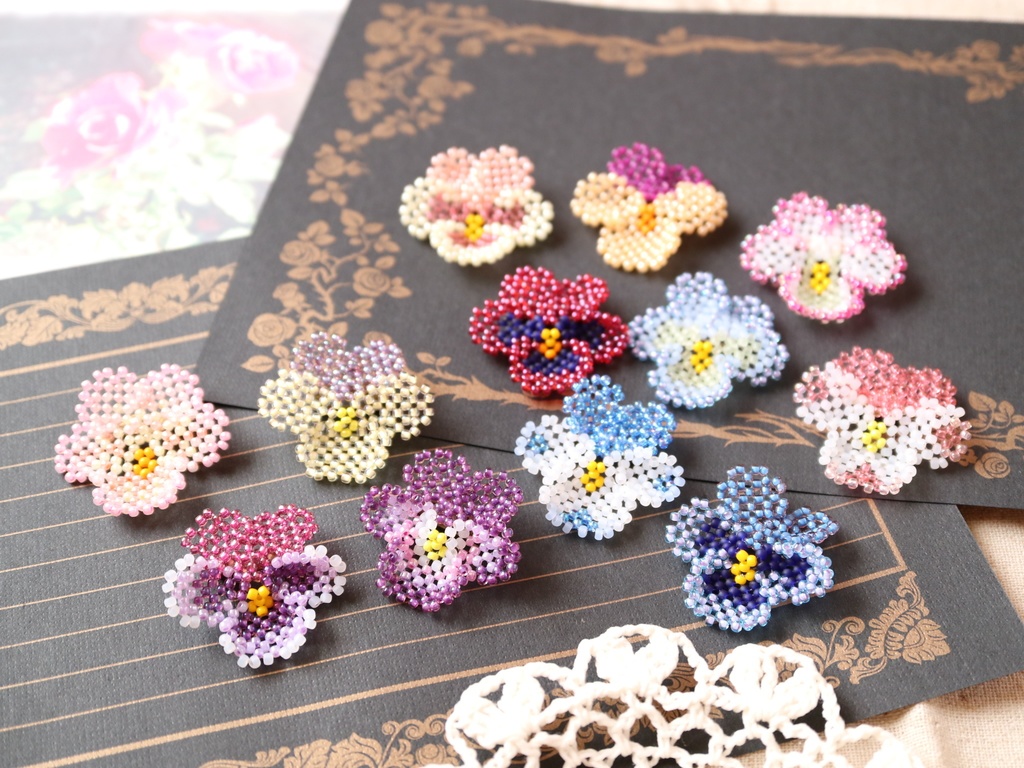 パンジーのブローチ(レッド系)