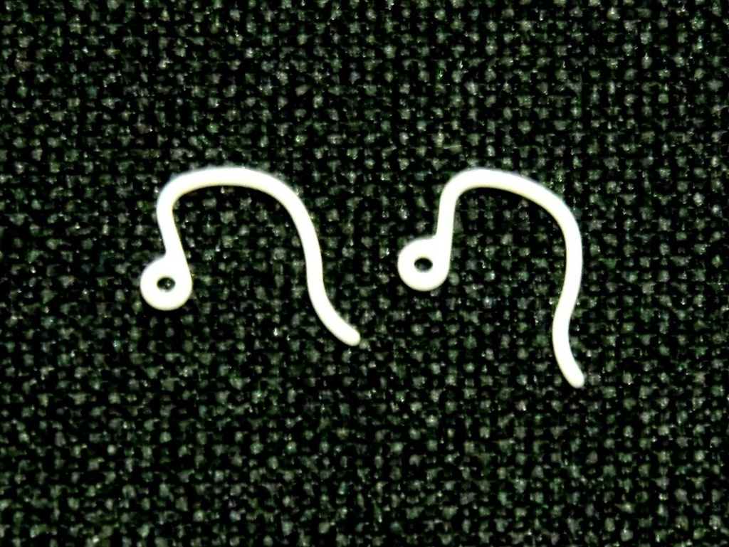 ハートのピアス(赤)