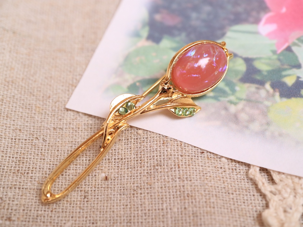 蕾のブローチ(ローズ)