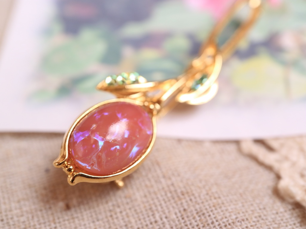 蕾のブローチ(ローズ)