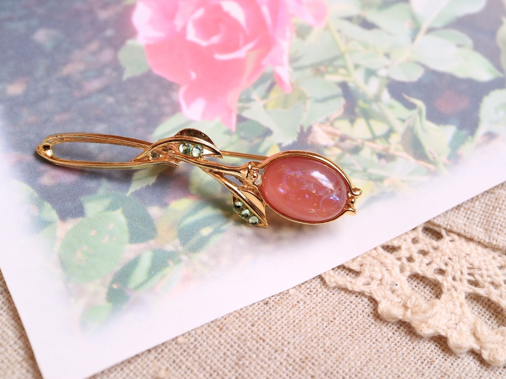 蕾のブローチ(ローズ)