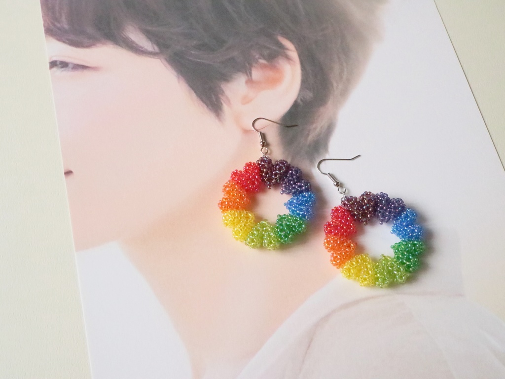 ハートリースのピアス(ビビッドカラー)