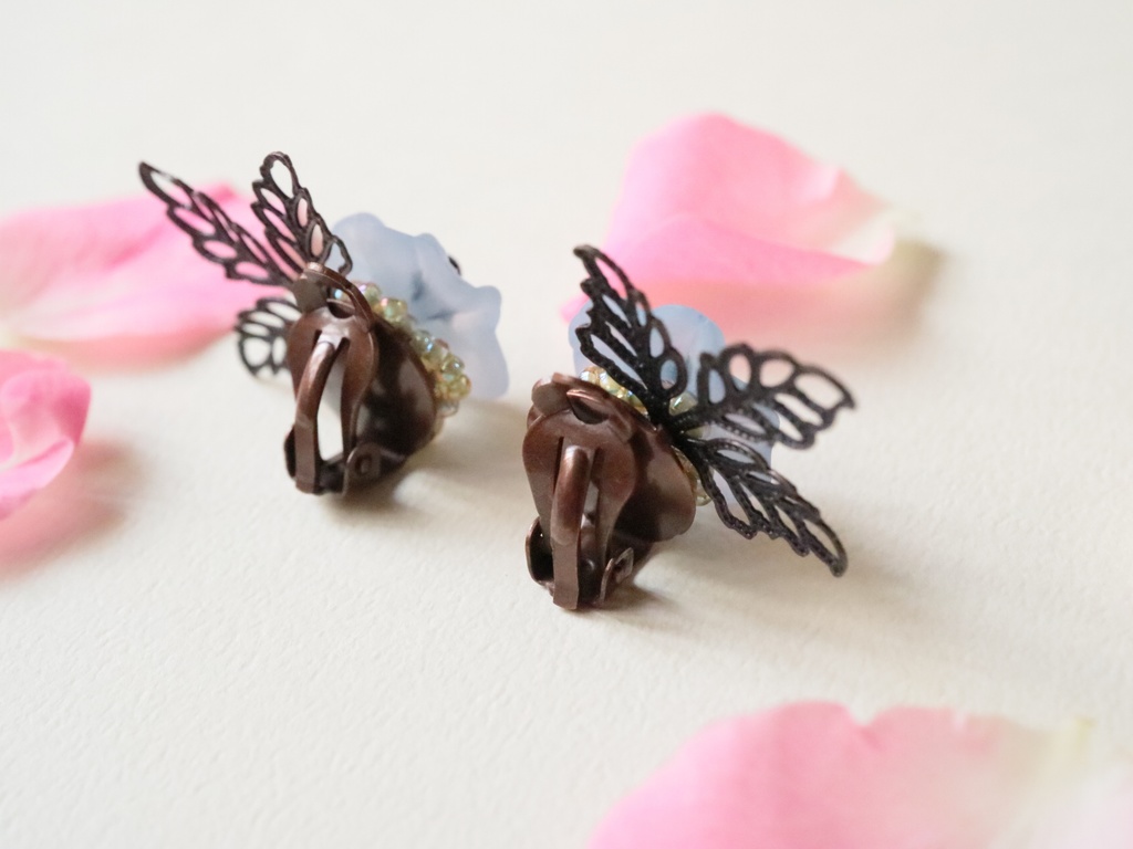 アネモネのイヤリング(ブルー)