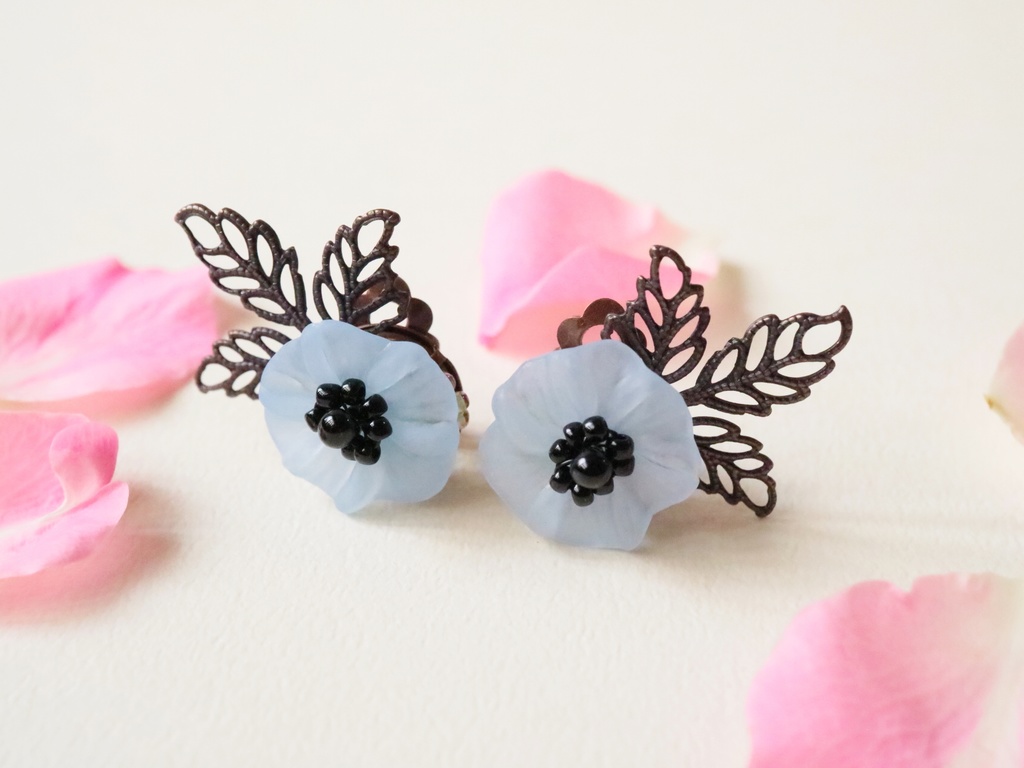 アネモネのイヤリング(ブルー)
