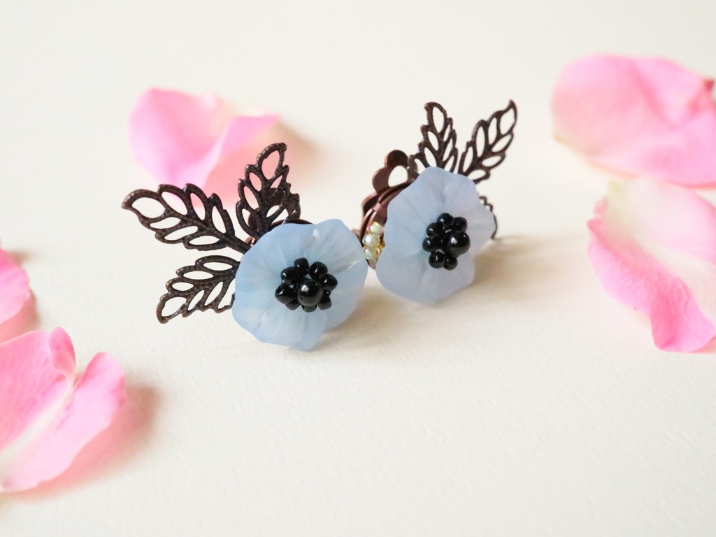 アネモネのイヤリング(ブルー)