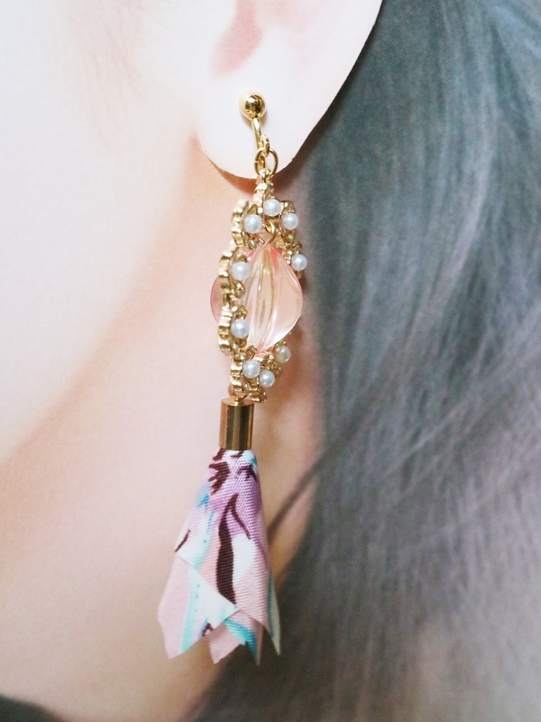 ピーチキャンディー・フラワーイヤリング