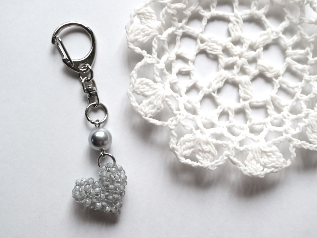 キラキラハートのキーホルダー(シルバー)