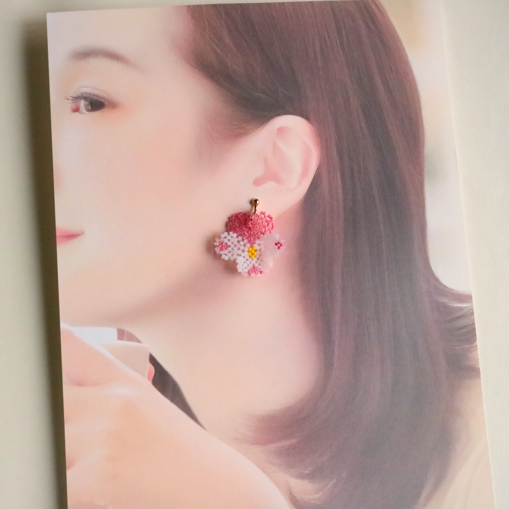 パンジーのイヤリング/ピアス(ピンク&ホワイト)